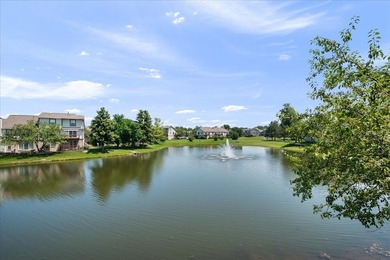 Welcome to this beautifully maintained end-unit townhome - photo 4