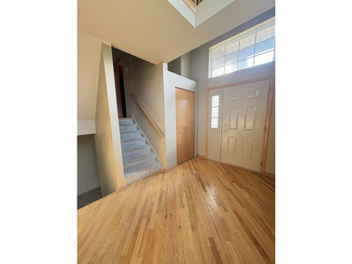 Welcome to this beautifully maintained end-unit townhome - photo 5