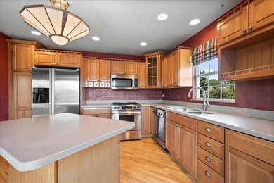 Welcome to this beautifully maintained end-unit townhome - photo 8
