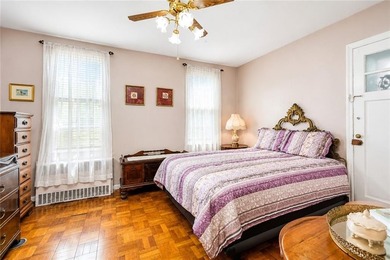 Move right into this beautifully maintained ground-floor - photo 10