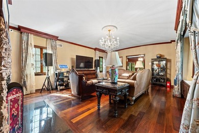 Welcome to 2 Rutland Road, a distinguished English Tudor - photo 8