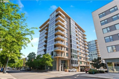 Lake Condo For Sale in Portland, Oregon