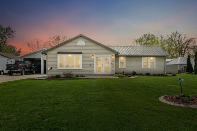 Lake Home For Sale in Fort Atkinson, Wisconsin
