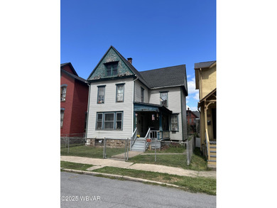 This duplex features 1 bedroom, 1 full bathroom downstairs with - photo 5