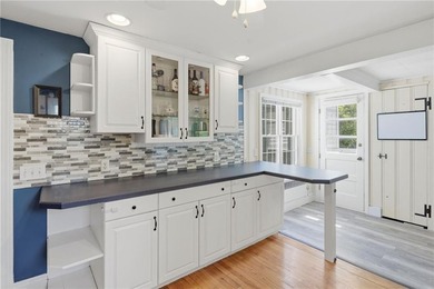Charming 2-bedroom, 1-bath Cape located in a highly desirable - photo 12