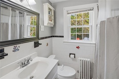 Charming 2-bedroom, 1-bath Cape located in a highly desirable - photo 21