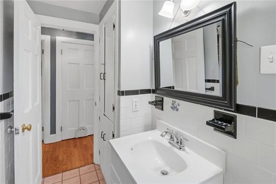 Charming 2-bedroom, 1-bath Cape located in a highly desirable - photo 22
