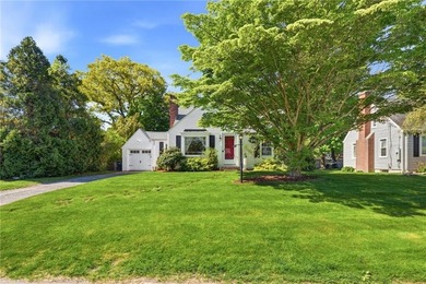 Charming 2-bedroom, 1-bath Cape located in a highly desirable - photo 30
