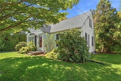 Charming 2-bedroom, 1-bath Cape located in a highly desirable - photo 31