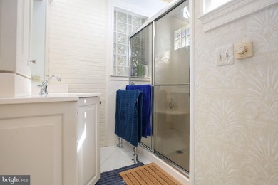 Gracious, historic home, on a corner lot in quiet neighborhood - photo 31