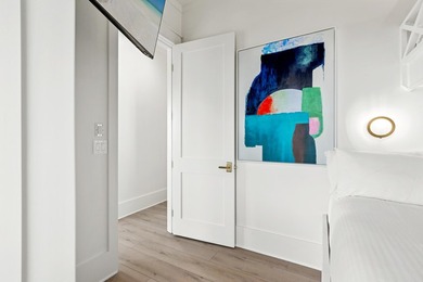 Welcome to 306 W Park Place Avenue, where contemporary luxury - photo 32