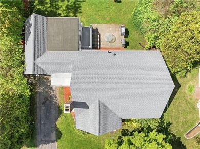 Charming 2-bedroom, 1-bath Cape located in a highly desirable - photo 35