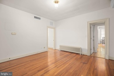 Gracious, historic home, on a corner lot in quiet neighborhood - photo 44