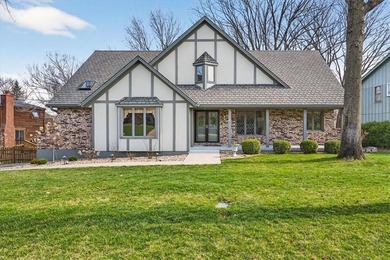Lakewood Lakes Home For Sale in Lees Summit Missouri