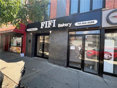 Great investment, 3 stores about 6,362 sq fts, plus 10 in door - photo 3