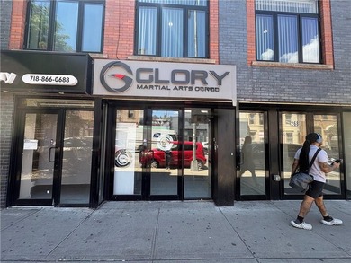 Great investment, 3 stores about 6,362 sq fts, plus 10 in door - photo 4