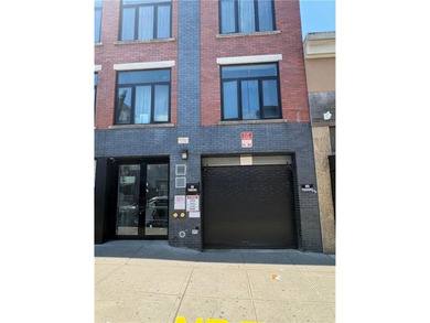 Great investment, 3 stores about 6,362 sq fts, plus 10 in door - photo 6