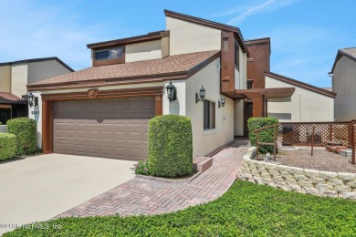 Lake Home For Sale in Jacksonville, Florida