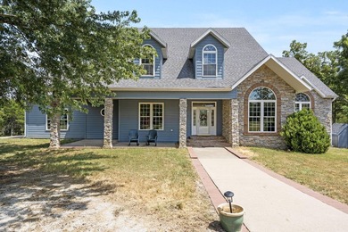 Welcome to Roberts Ridge! The home has a large open floor plan - photo 3