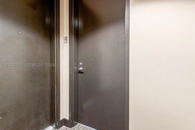 Beautifully positioned corner unit in the heart of Brickell - photo 3