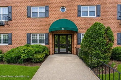 Welcome to *Chateau Villa*, a well-manicured private community - photo 3