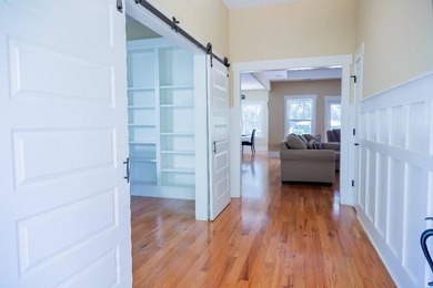 Beautiful custom-built 5BR/4BA home on a private 0.60-acre lot - photo 10