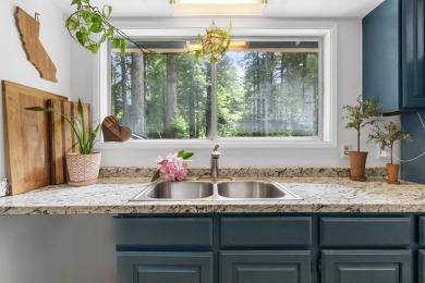 Tucked beneath towering redwoods on a full acre, this 2-bedroom - photo 11