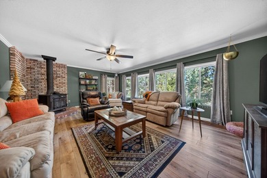 Welcome to your Lake Almanor West Shore retreat! This charming - photo 13