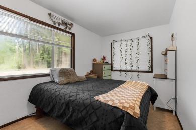 Tucked beneath towering redwoods on a full acre, this 2-bedroom - photo 22