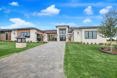 BEAUTIFUL. CUSTOM NEW CONSTRUCTION. EXCLUSIVE LOCATION. Included - photo 2