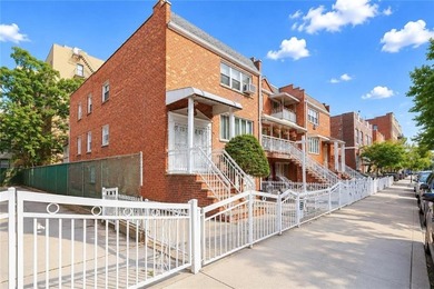 Rare-find semi-detached 2-family brick with a finished basement - photo 4