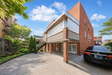 Rare-find semi-detached 2-family brick with a finished basement - photo 5