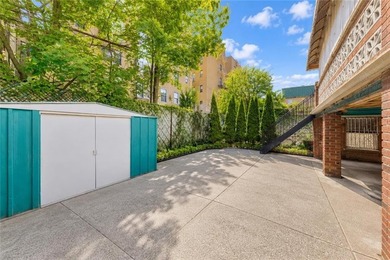 Rare-find semi-detached 2-family brick with a finished basement - photo 6