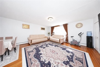 Rare-find semi-detached 2-family brick with a finished basement - photo 7