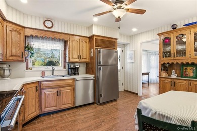 Desirable East Moriches location! This 3-bedroom, 2-bath - photo 17