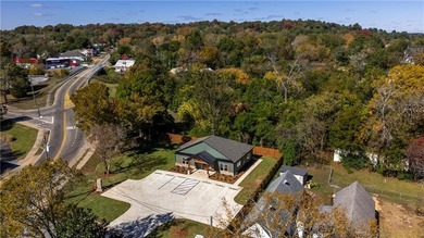 Prime Commercial Office Building Opportunity - 1542 SqFt