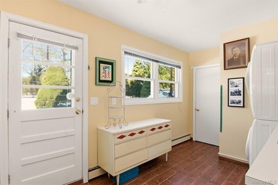 Desirable East Moriches location! This 3-bedroom, 2-bath - photo 27