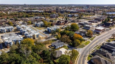 Prime Commercial Office Building Opportunity - 1542 SqFt