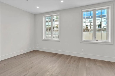 Brand New Construction Luxury Duplex Condo in Prime Bay Ridge - photo 8