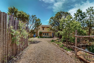 (private lake, pond, creek) Home For Sale in Santa Fe New Mexico