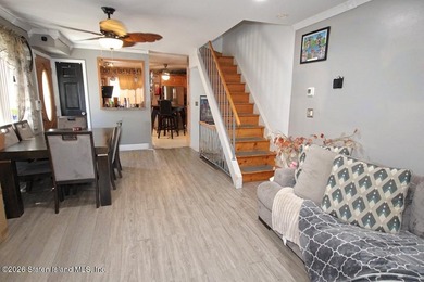 Welcome to 160 Kenilworth Ave. This end unit townhouse is - photo 5