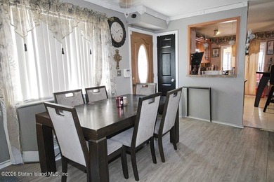 Welcome to 160 Kenilworth Ave. This end unit townhouse is - photo 6