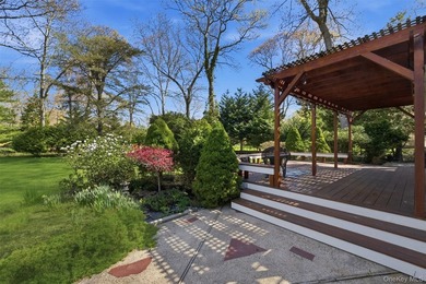 Desirable East Moriches location! This 3-bedroom, 2-bath - photo 40