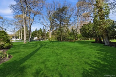 Desirable East Moriches location! This 3-bedroom, 2-bath - photo 44