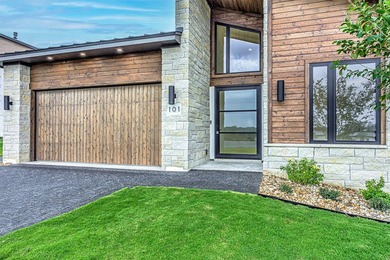 LOCK AND LEAVE CUSTOM HOME IN THE VILLA SECTION OF TUSCAN - photo 3