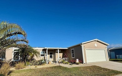 STUNNING POND & GOLF COURSE VIEWS - GOLF CART INCLUDED! - photo 1