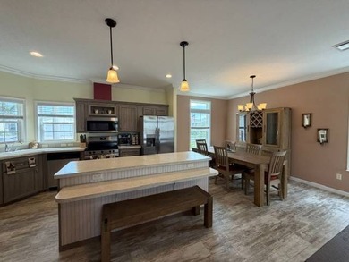 STUNNING POND & GOLF COURSE VIEWS - GOLF CART INCLUDED! - photo 3