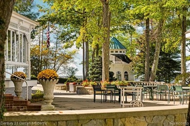 As soon as the gate opens, the quarter-mile driveway leads you - photo 11