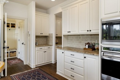 Rare Opportunity in the gated Stonegate Estates, a unique - photo 12