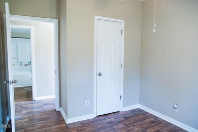 Beautifully updated 4-bedroom, 2-Bath homes offers modern - photo 12